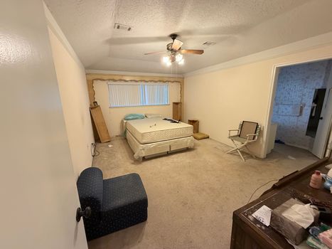 5DC12B5F-E7E0-498F-AE82-DF11B31F0E7B