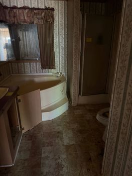 8CD5C45D-7540-43D5-8D85-3D0CC0E7F905