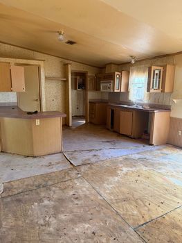 D10EEF82-31AF-404B-9DEC-1375D12A1AEA