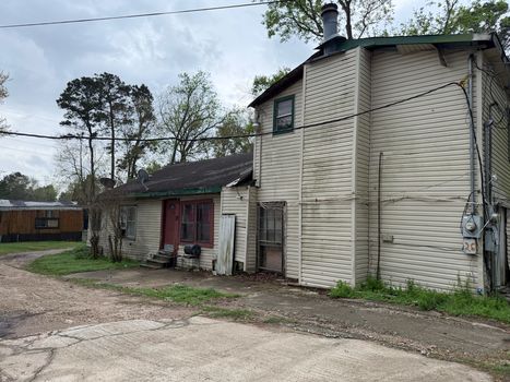 E2357E28-F327-4C6D-86D3-DCAF7285489C