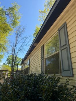 FA3188E7-EBFC-4FE1-8616-9C6A3E1F99E8