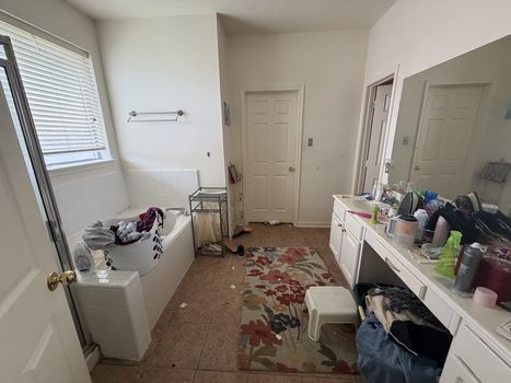 67E62221-184E-4538-90F9-2E13D06D226A