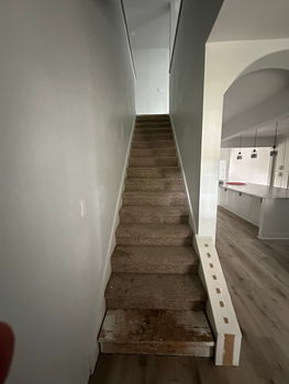 76994353-E4E0-45AB-BABF-B98181BF82D7