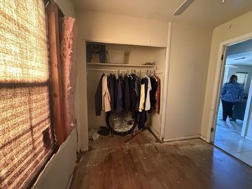 3215-Bond-St-14