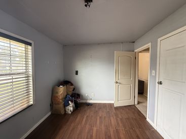3215-Bond-St-18