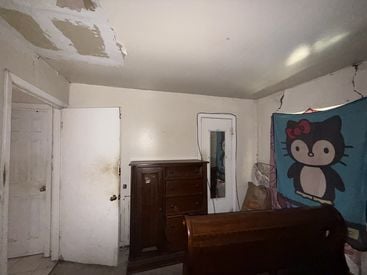 3215-Bond-St-22