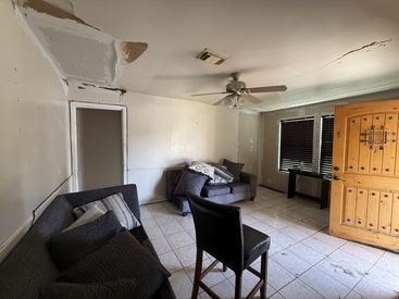 3215-Bond-St-40