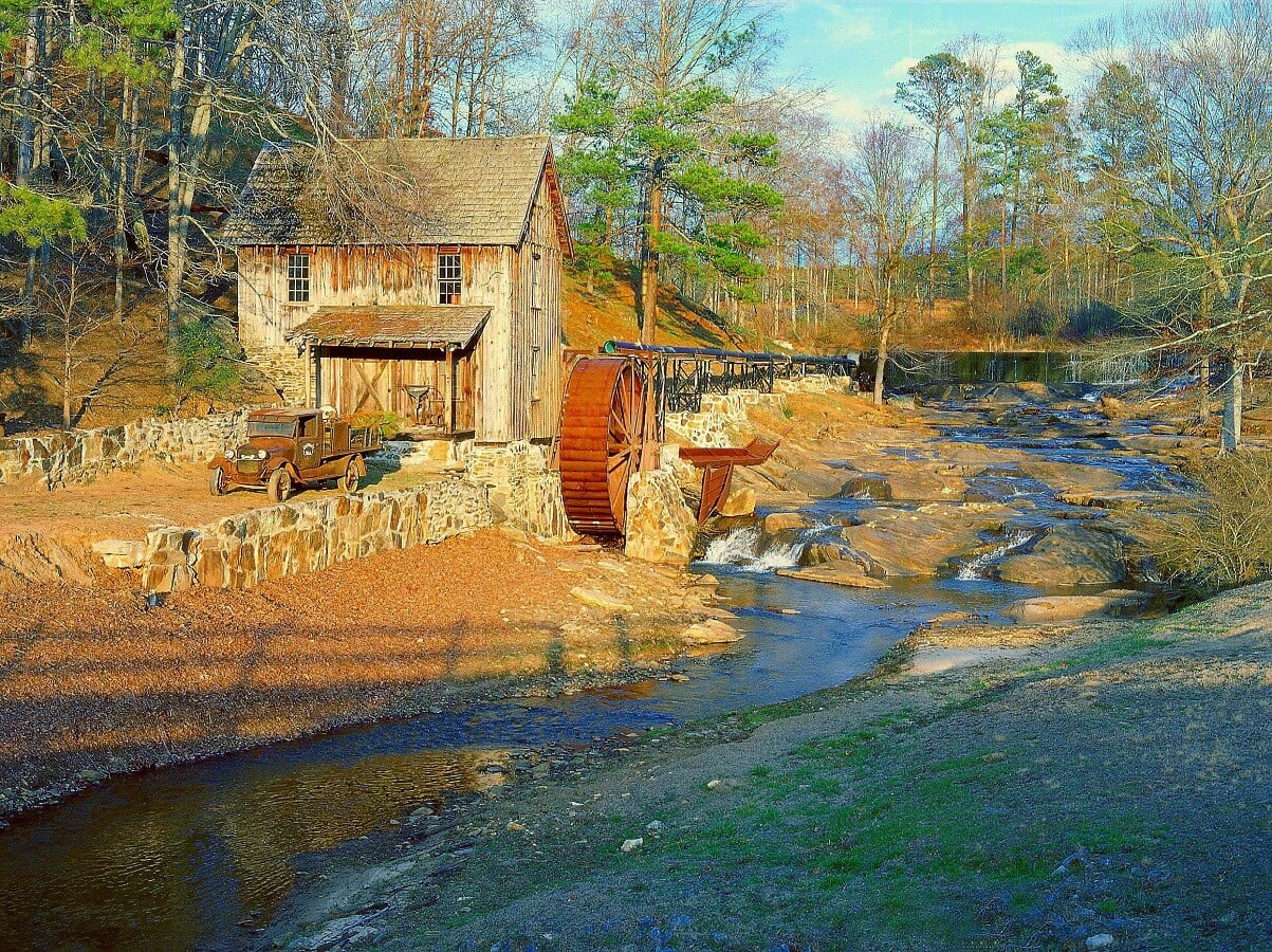 Old Sixes mill by a stream near Atlanta