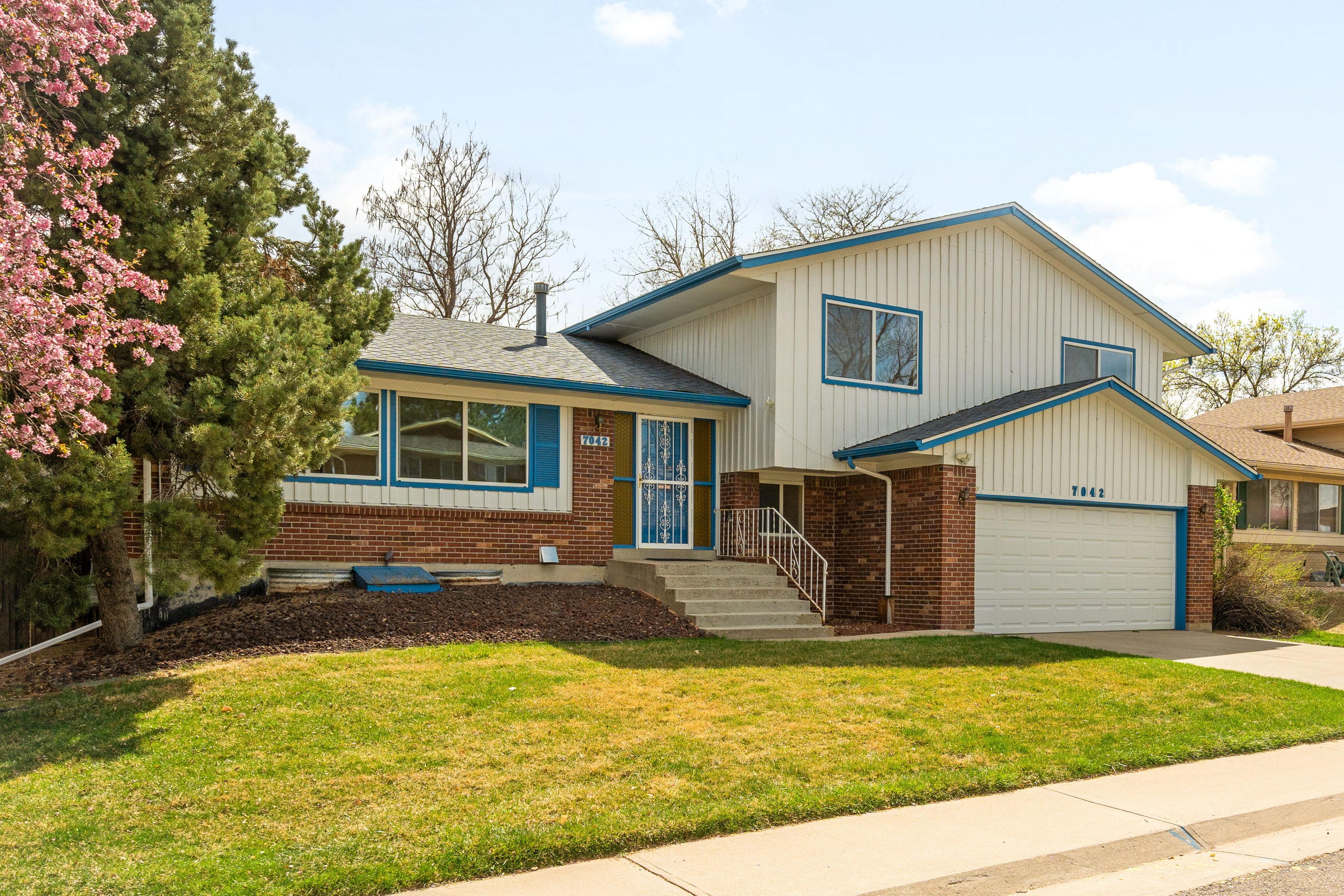 7042ewesleyave-c2-2