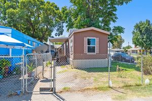 67f22af9ac971640cd980cc5_22-web-or-mls-109+NE+St+Porterville+CA+93257-22