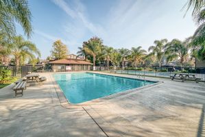 67f6a0142510242fd5f3a59a_IMG-1006