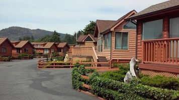 67f6ab0bcfb5d783e7216191_White+Rock+Resort+Community