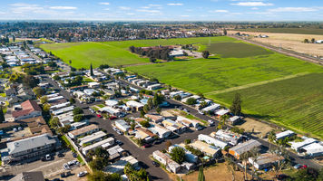 691756b95533860afff4b6b3_crest-02