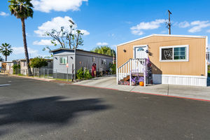 691756c792053ca1b67af26c_crest-22