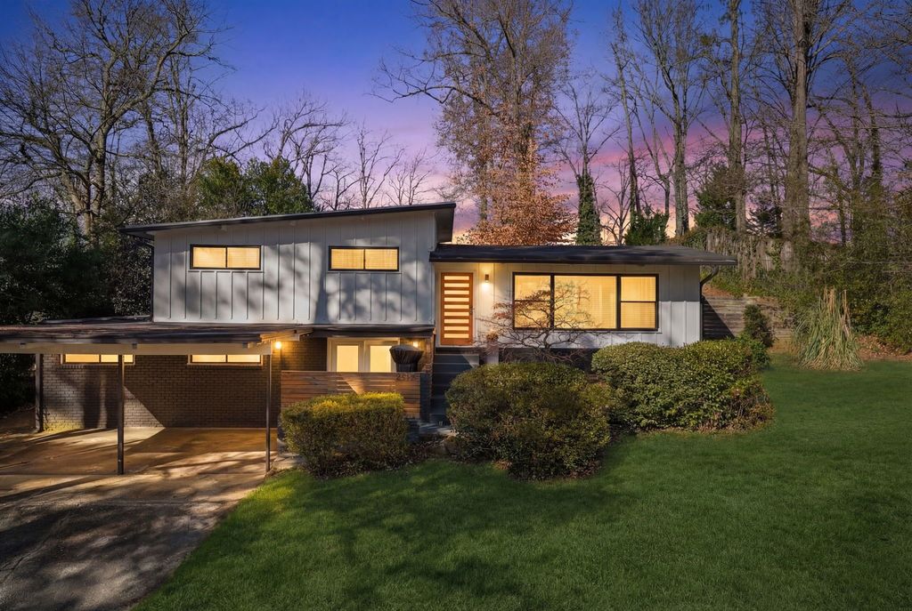 #midcenturymodernhomes, #atlantaMidCenturymodern, #northcrest, best realtor for mid-century modern homes