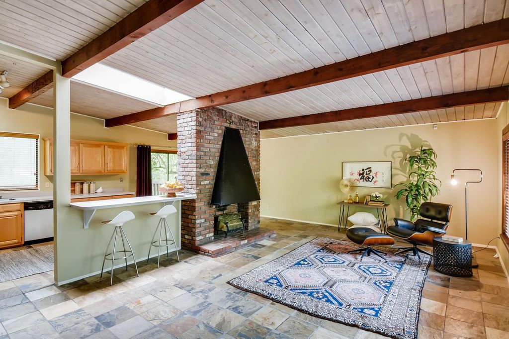 #midcenturymodernatlanta, Northcrest mid-century modern, best Atlanta realtor for mid-century modern homes, top selling Atlanta listing agent