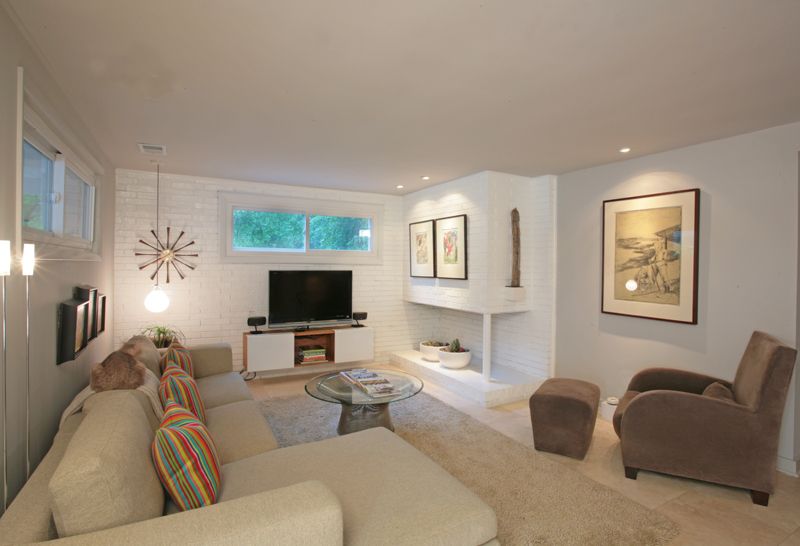 #MCMnorthcrest, #atlantaMidCenturymodern, cool mid-century modern homes, best realtor for Mid-century modern homes, unique home specialist