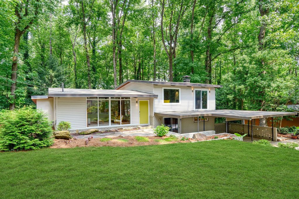 #Northcrest, #midcenturymodern, #atlantaMidCenturyhomes, Best realtor for Mid Century modern homes, Northcrest Mid-Century homes