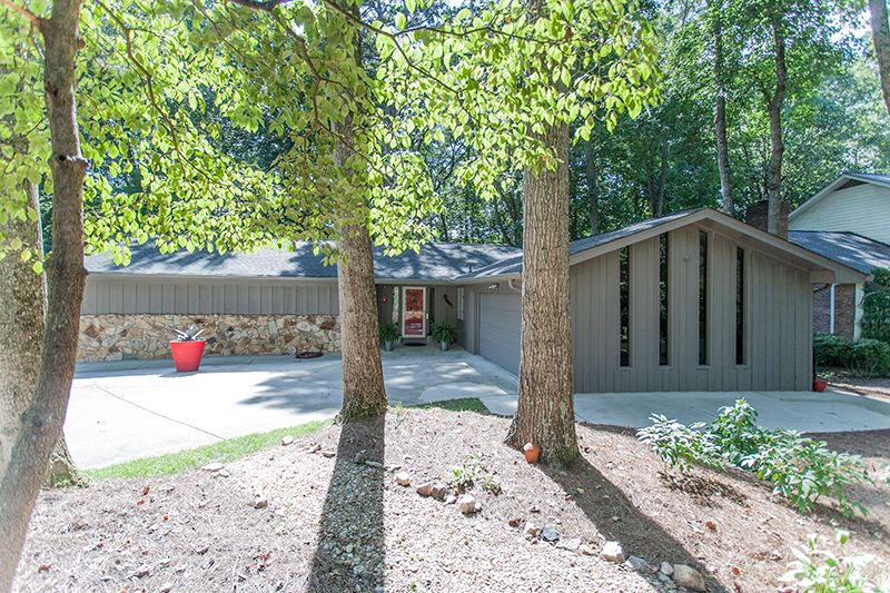 #Cntemporaryhomes, #modernhomesaltlanta, best realtor for modern homes, #midcenturymodern