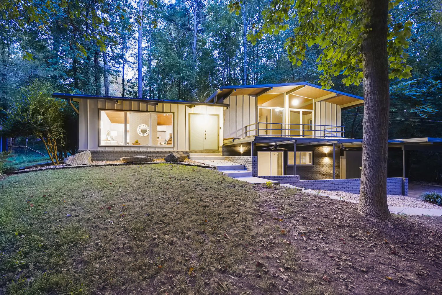 #northcrestmidcenturyhome, #atlantaMidCenturymodern, #mcmhomes, Northcrest Mid Century modern homes, Northcrest Swim & Tennis Club, best Atlanta realtor, top selling Atlanta listing agent, best real estate agent for unique homes
