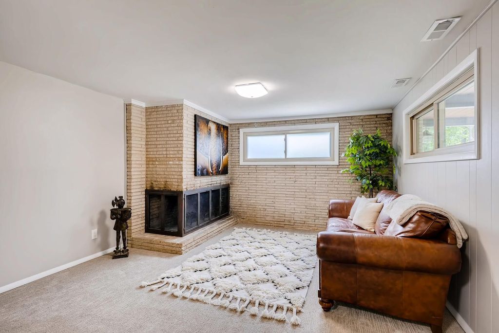 #northcrestMidCenturymodernhomes, #midcenturymodernatlanta, #atlantaMidCenturymodern, top selling Atlanta listing agent, unique Atlanta homes