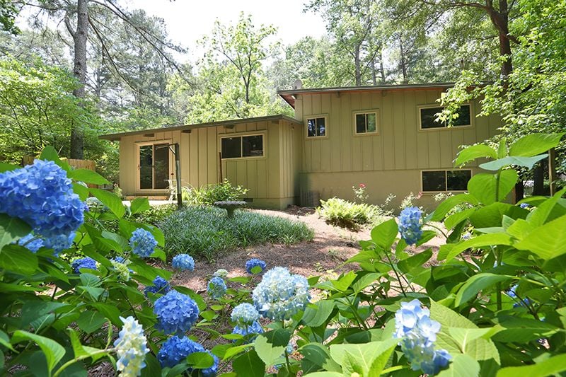 Northcrest Mid Century modern homes, #atlantaMidCenturymodern, #uniquehomesatlanta, top selling Atlanta listing agent, best real estate agent for MCM homes, #MCMhomes, best Atlanta real estate agent