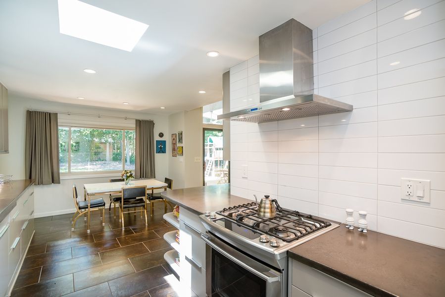 #atomicranchhomes, #atlantaatomicranch, #midcenturymodernatlanta, #uniquehomesataltna, #MCM homes