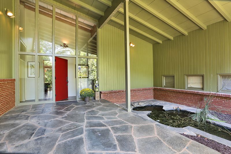 #midcenturymodern, #atlantaMidCenturymodernhomes, #uniquehomesatlanta, top selling Atlanta listing agent, best Atlanta realtor