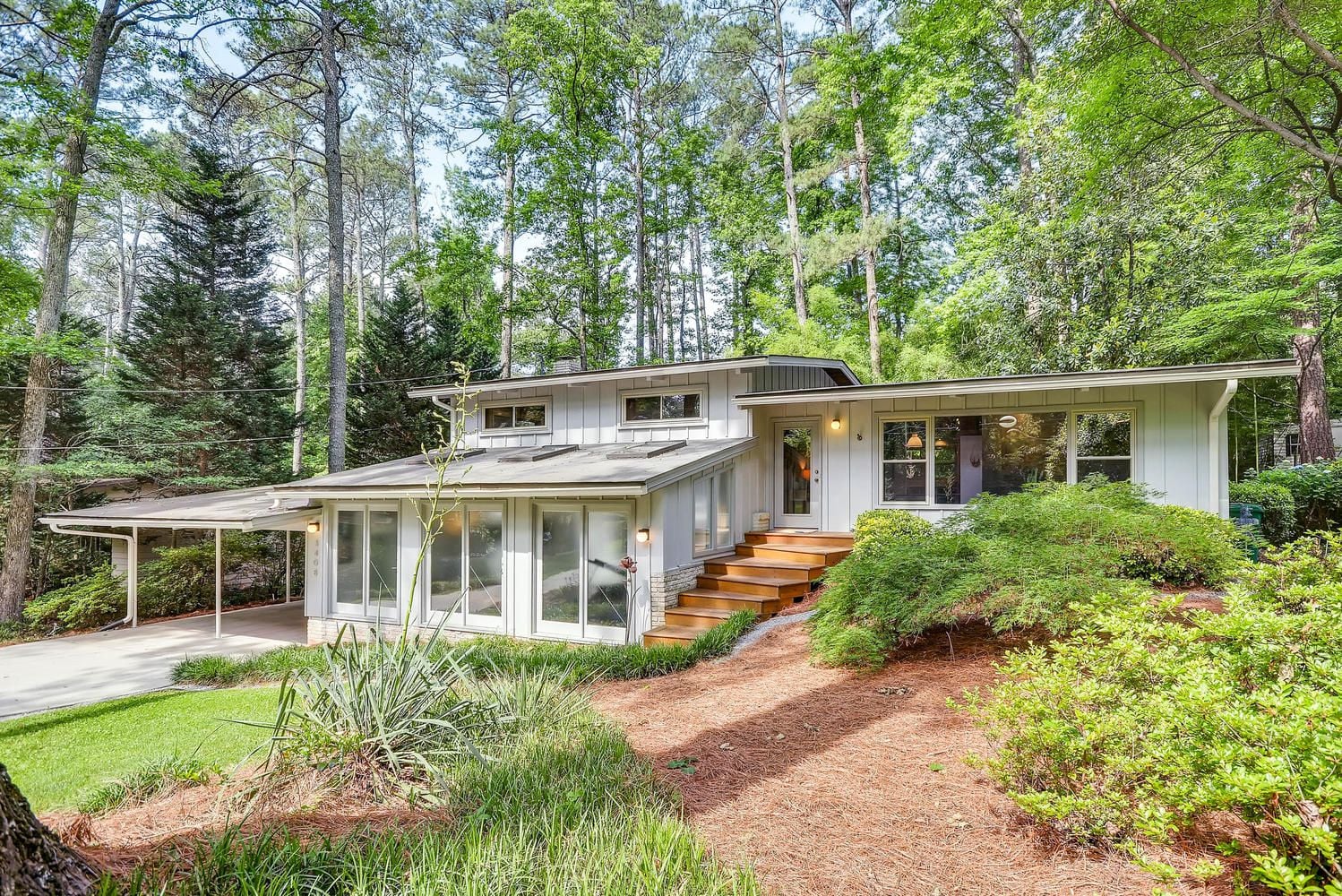 #northcrestmidcenturymodern, #atlantaMidCenturymodernhomes, #uniquehomespecialist, top selling listing agent, best Atlanta realtor, Northcrest Swim and Tennis Club