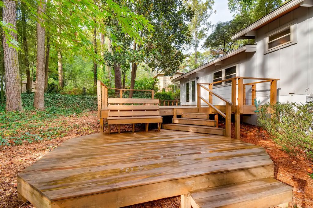 #atlantaMidCenturymodernhomes, #uniquehomesatlanta, #northcrestmidcenturyhomes, best realtor for unique homes