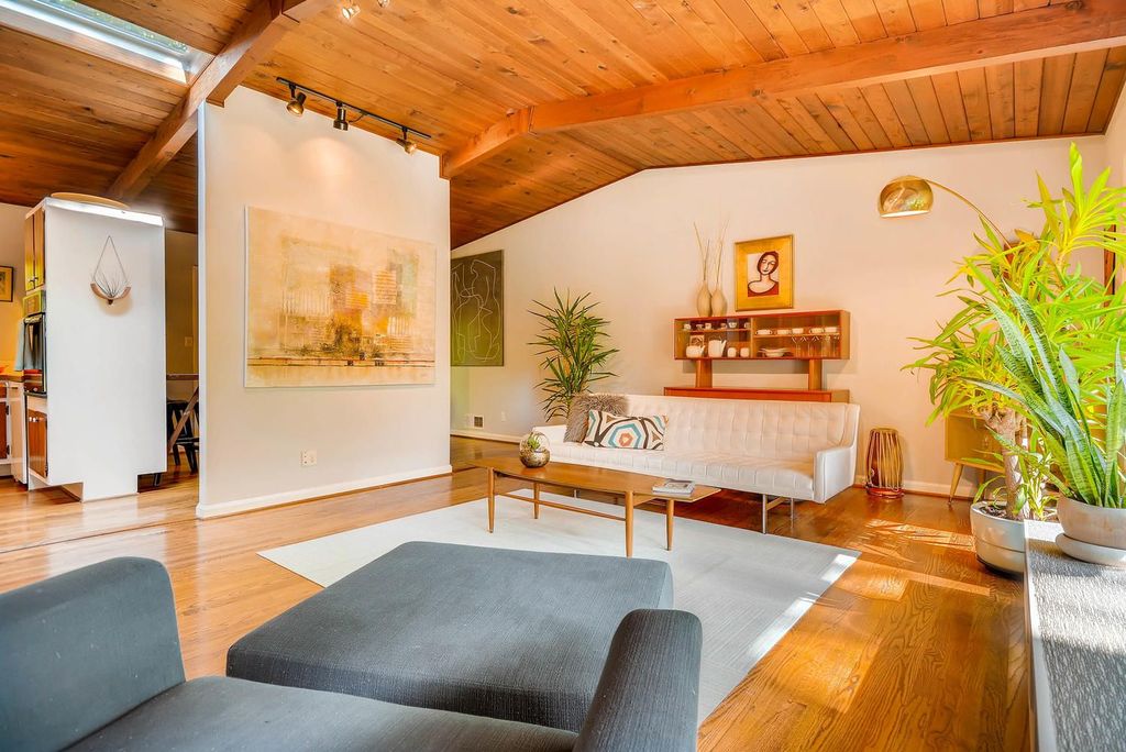 #northcrestmidcenturymodern, #atlantaMidCenturymodernhomes, #uniquehomespecialist, top selling listing agent, best Atlanta realtor, Northcrest Swim and Tennis Club