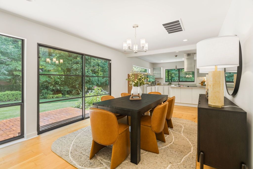 blog dine 2668 Lake dr