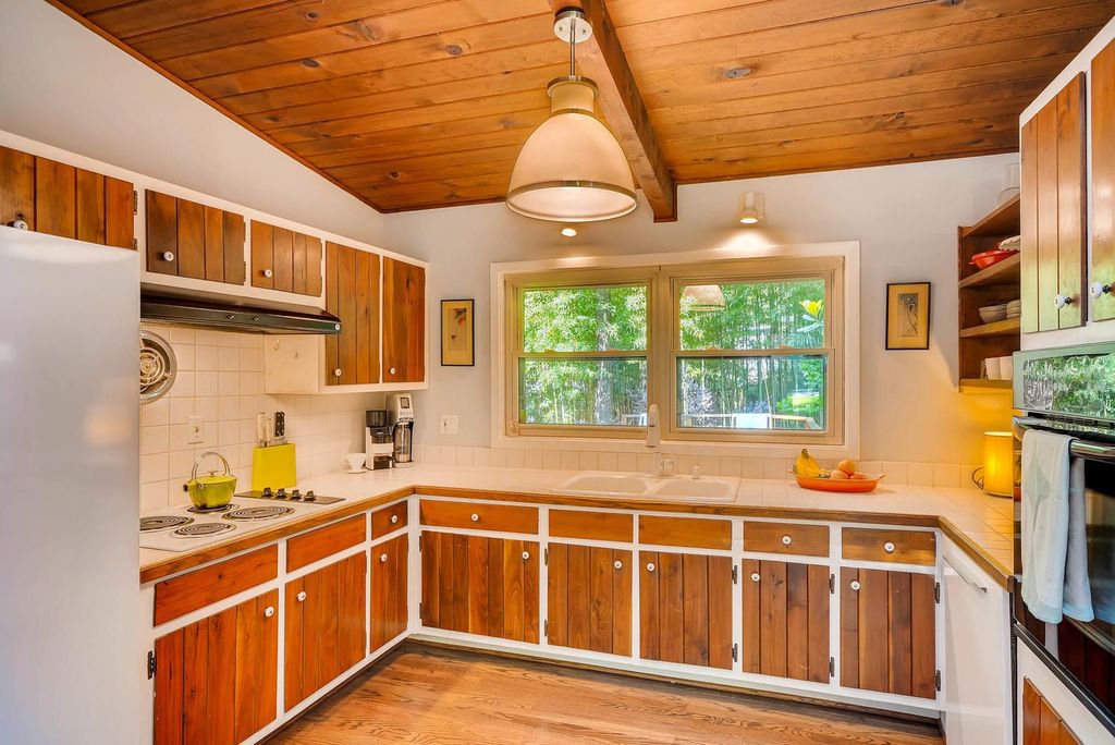 #northcrestmidcenturymodern, #atlantaMidCenturymodernhomes, #uniquehomespecialist, top selling listing agent, best Atlanta realtor, Northcrest Swim and Tennis Club