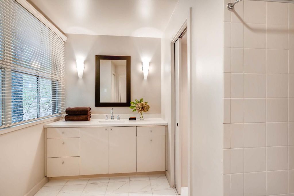 #midcenturymodernhomes, #atlantaMidCenturymodern, #uniquehomesatlanta, top selling Atlanta listing agent, best Atlanta realtor