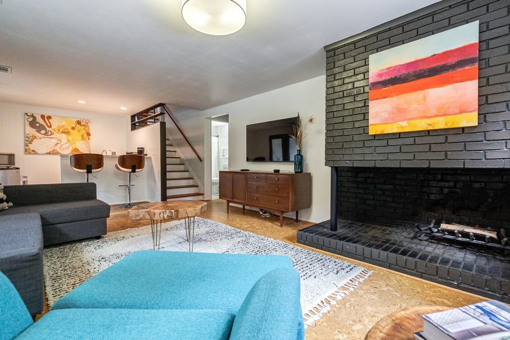 mid century modern homes for sale, Atlanta A-frame homes, top selling listing agent, #midcenturymodernatlanta, #uniqueAtlantahomes, best Atlanta realtor