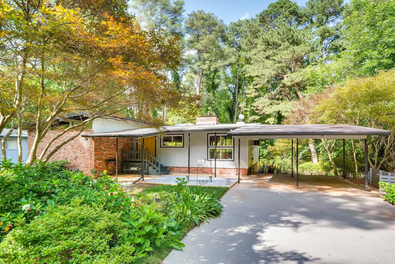 #northcrestmidcenturyhomes, #atlantaMidCenturymodern, #uniquehomesatlanta, top selling Atlanta listing agent, best Atlanta mid-century modern realtor, Northcrest Swim & Tennis Club
