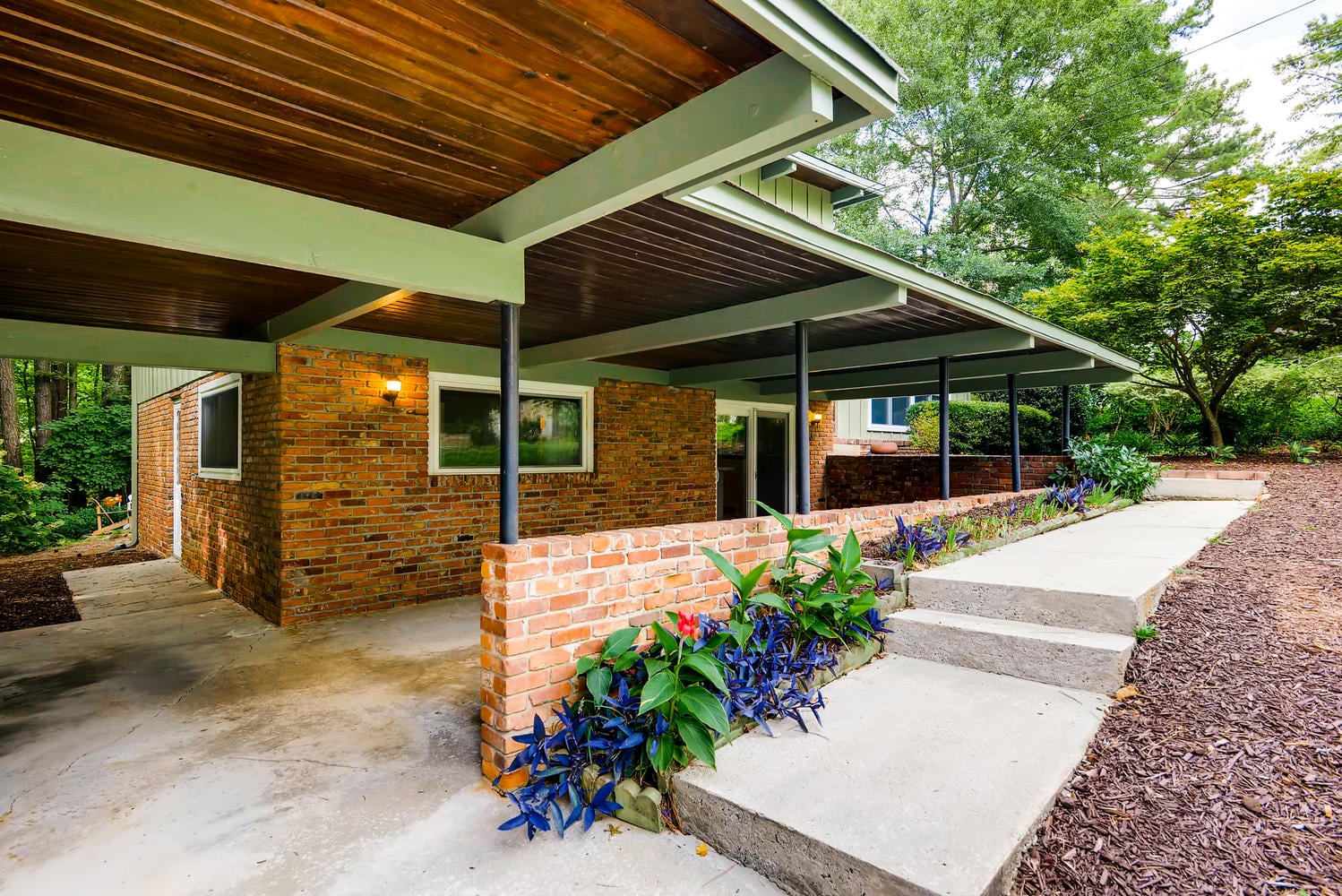 3522-Beachhill-Dr-Doraville-GA-large-004-014-Exterior-Front-Entry-1499x1000-72dpi