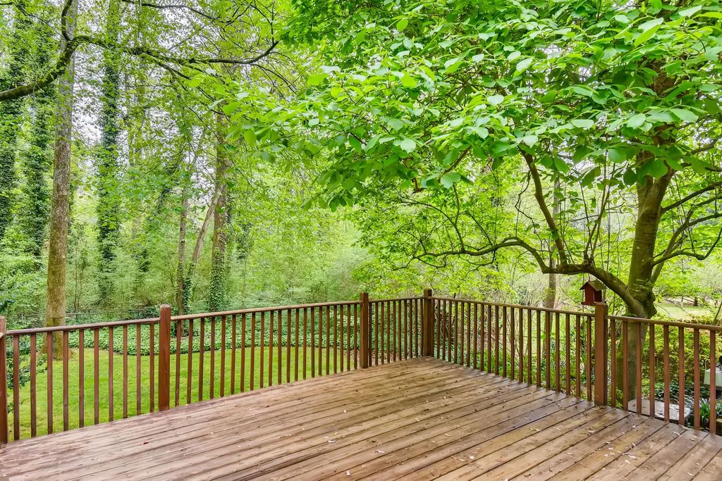 #northcrestmidcenturymodern, #atlantaMidCenturymodernhomes, #uniquehomerealtor, top selling Atlanta listing agent, best Atlanta real estate broker