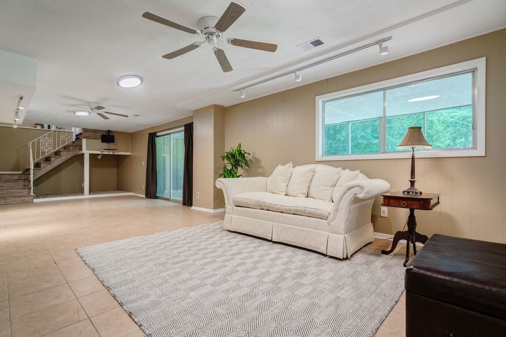 #midcenturymodernhomes, #uniqueatlantahomes, #atlantaMidCenturymodern, top selling listing agent, best Atlanta realtor