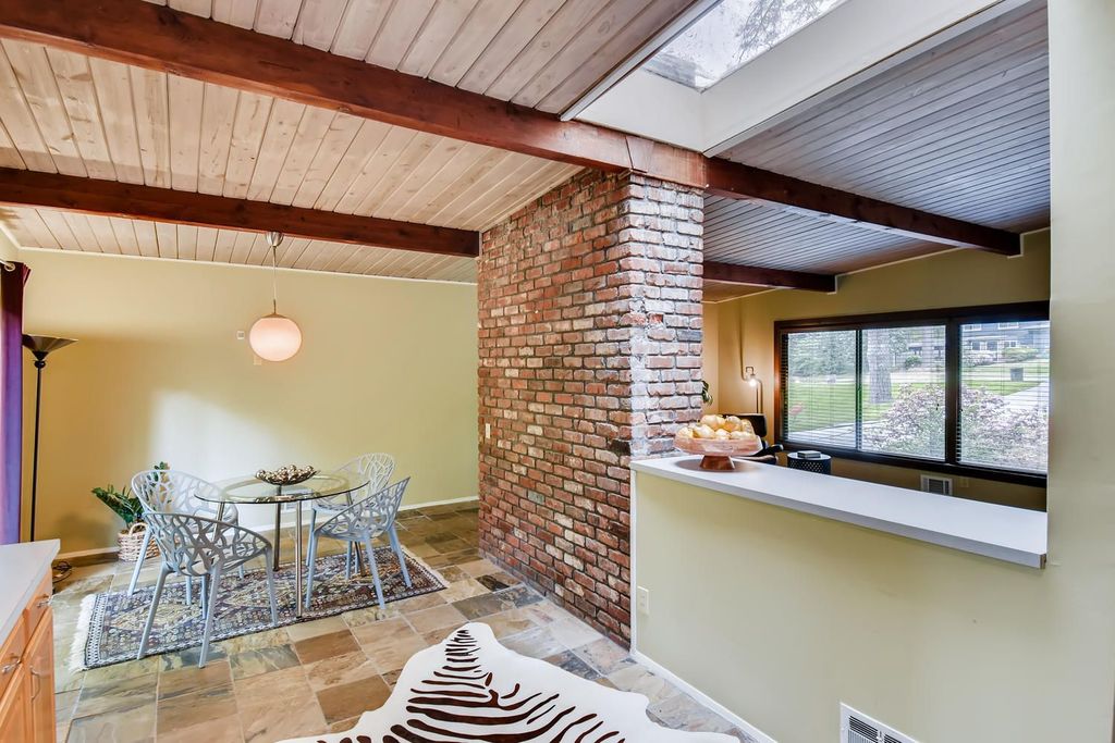 #northcrestmidcenturymodern, #atlantaMidCenturymodernhomes, #uniquehomerealtor, top selling Atlanta listing agent, best Atlanta real estate broker