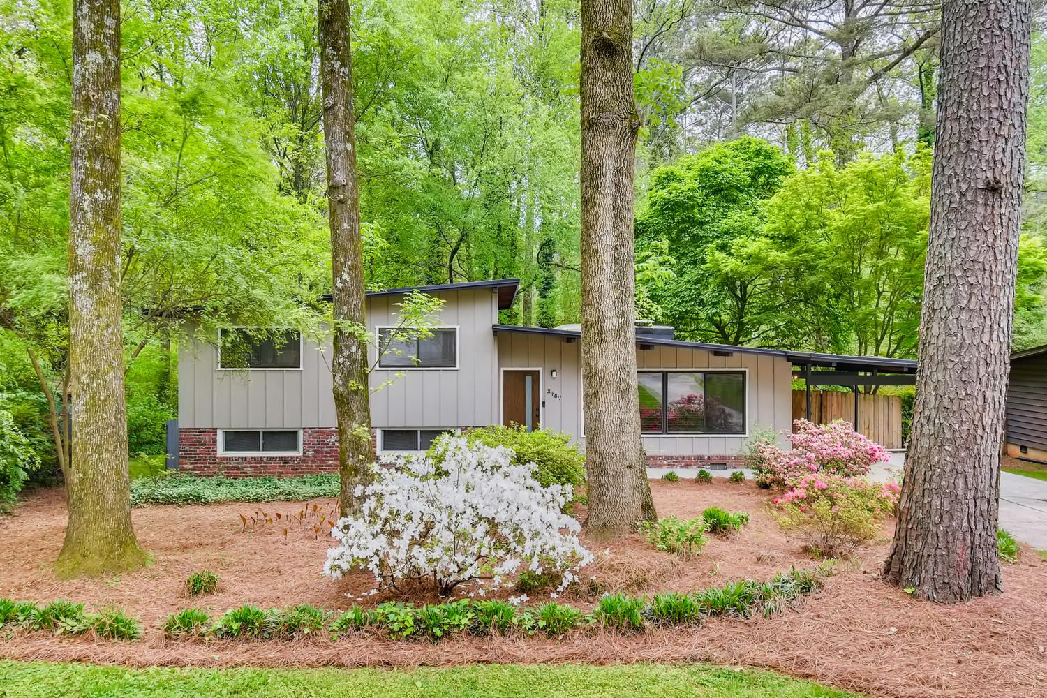 #northcrestmidcenturymodern, #atlantaMidCenturymodernhomes, #uniquehomerealtor, top selling Atlanta listing agent, best Atlanta real estate broker