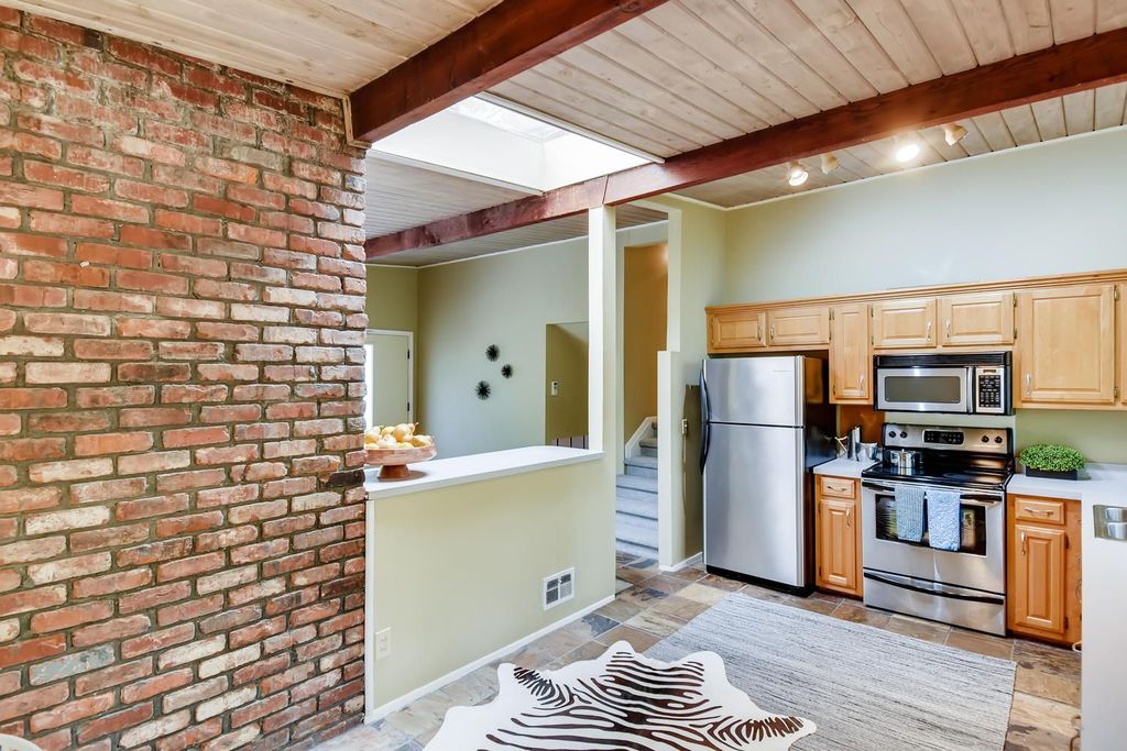 #northcrestmidcenturymodern, #atlantaMidCenturymodernhomes, #uniquehomerealtor, top selling Atlanta listing agent, best Atlanta real estate broker