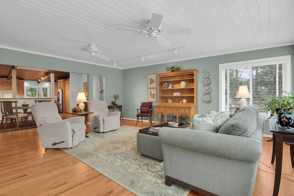 #atlantaMidCenturymodernhomes, #uniquehomespecialist, #midcenturyatlanta, top selling Atlanta listing agent, best Atlanta realtor, find the best Atlanta real estate agent near me