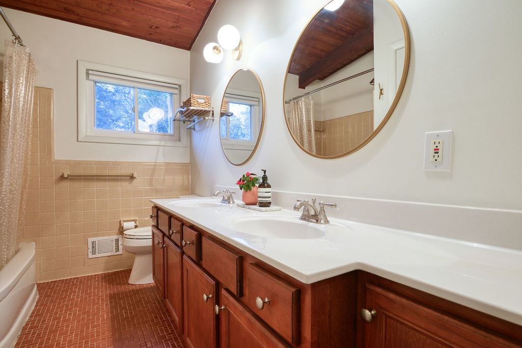 #northcrestmidcenturymodern, #atlantaMidCenturymodernhomes, top selling Atlanta listing agent, best Atlanta realtor, unique home specialist