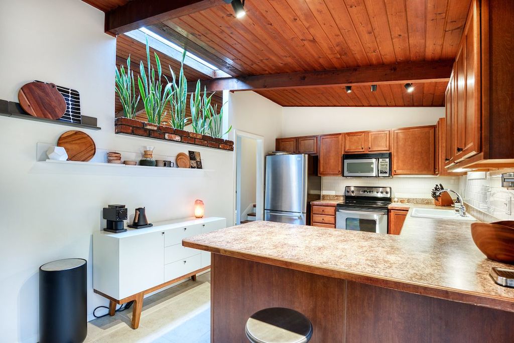 #northcrestmidcenturymodern, #atlantaMidCenturymodernhomes, top selling Atlanta listing agent, best Atlanta realtor, unique home specialist