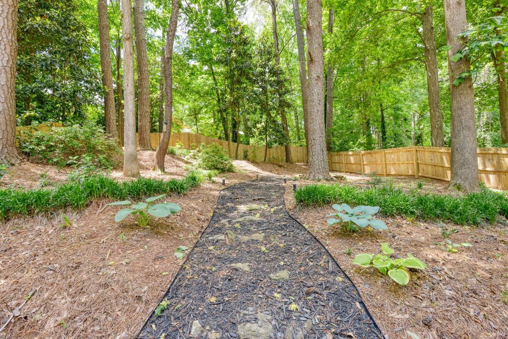 #midcenturymodernatlanta, #atlantaMidCenturymodernhomes, #uniquehomes, #northcrestmidcenturymodernhomes, Top selling Atlanta listing agent, best Atlanta realtor