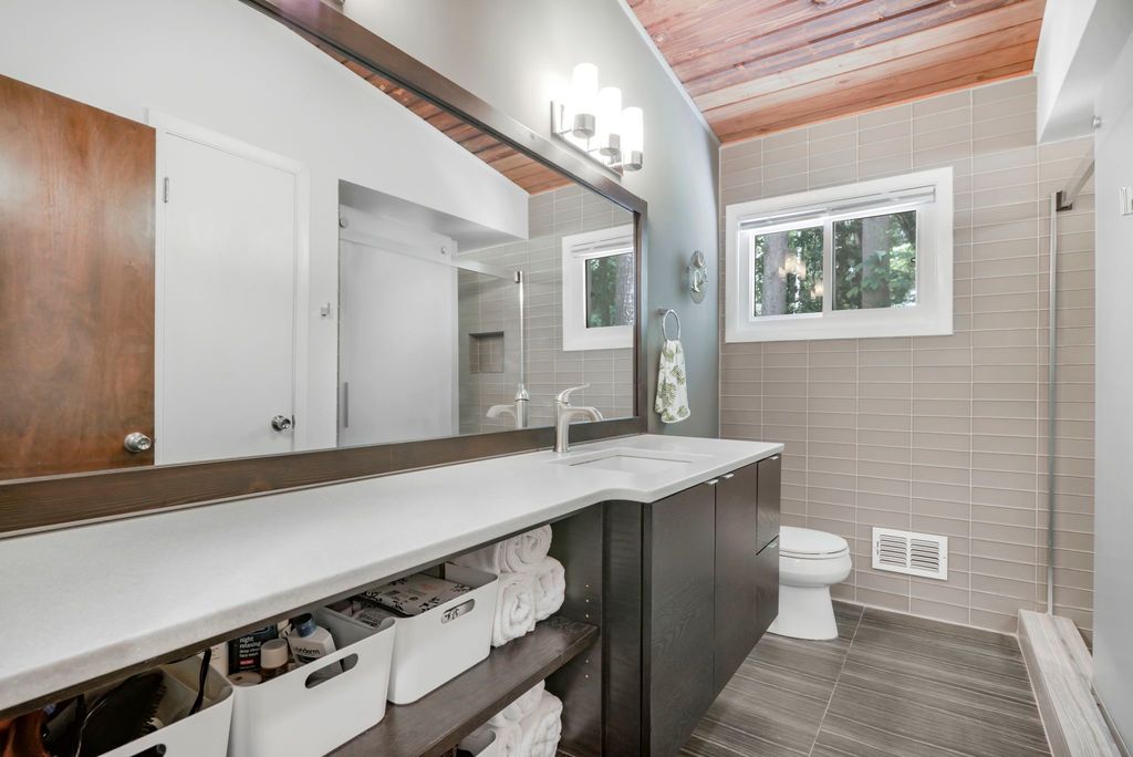 #midcenturymodernatlanta, #atlantaMidCenturymodernhomes, #uniquehomes, #northcrestmidcenturymodernhomes, Top selling Atlanta listing agent, best Atlanta realtor