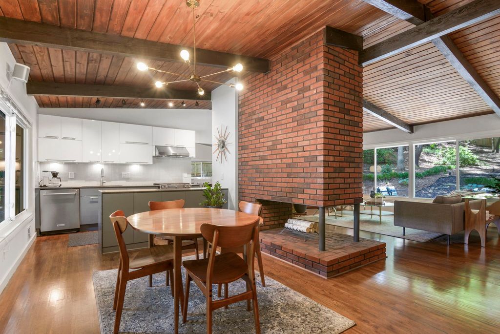 #midcenturymodernatlanta, #atlantaMidCenturymodernhomes, #uniquehomes, #northcrestmidcenturymodernhomes, Top selling Atlanta listing agent, best Atlanta realtor