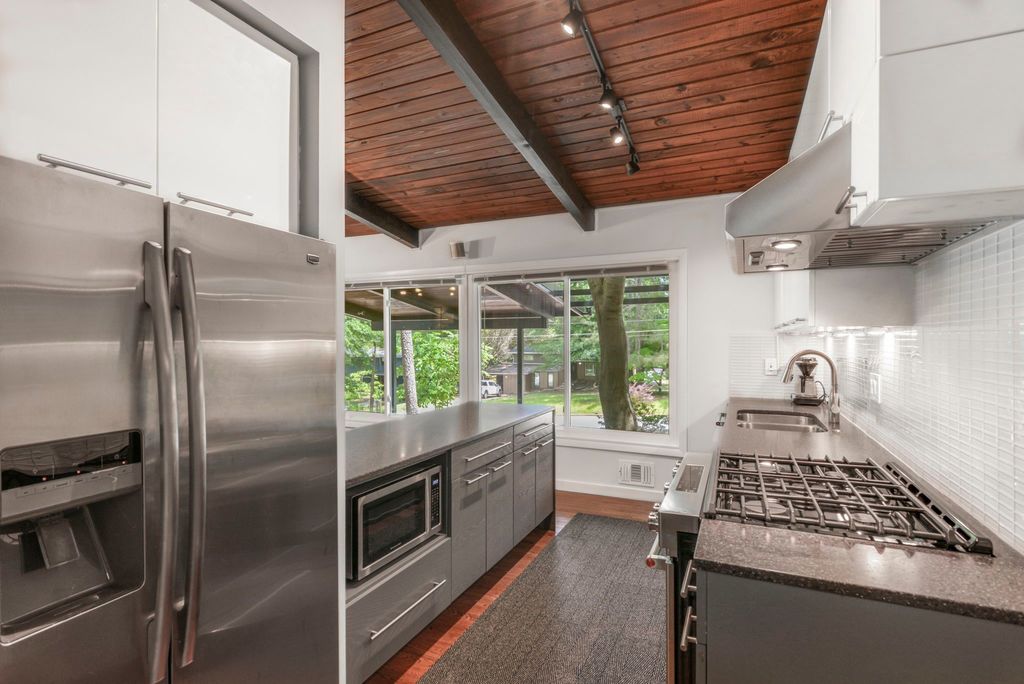 #midcenturymodernatlanta, #atlantaMidCenturymodernhomes, #uniquehomes, #northcrestmidcenturymodernhomes, Top selling Atlanta listing agent, best Atlanta realtor