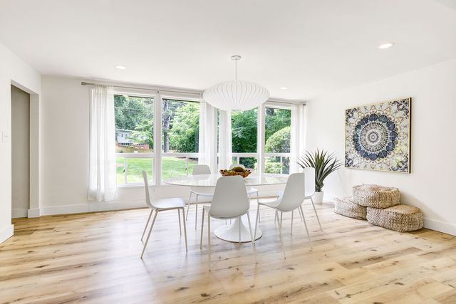 #northcrestmidcenturymodern, #atlantaMidCenturymodernhomes, best Atlanta realtor for unique homes, top selling Atlanta listing agent, #midcenturymodern